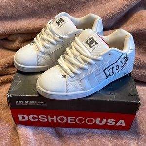 DC Net shoes - mens size 7.5 - woman’s size 9